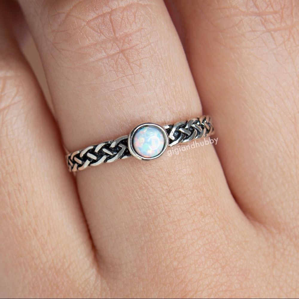 Fire snow Opal on sterling silver 925